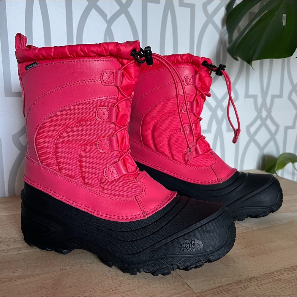 The North Face Alpenglow IV pink and black youth winter snow boot